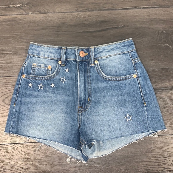 H&M x Coachella Daydreamer Star Denim Shorts Size 2 - Picture 6 of 16